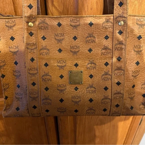 MCM long strap conyack zipper top Tote Bag inside pocket - Picture 3 of 15